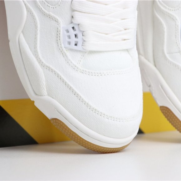 Athletic_Shoes